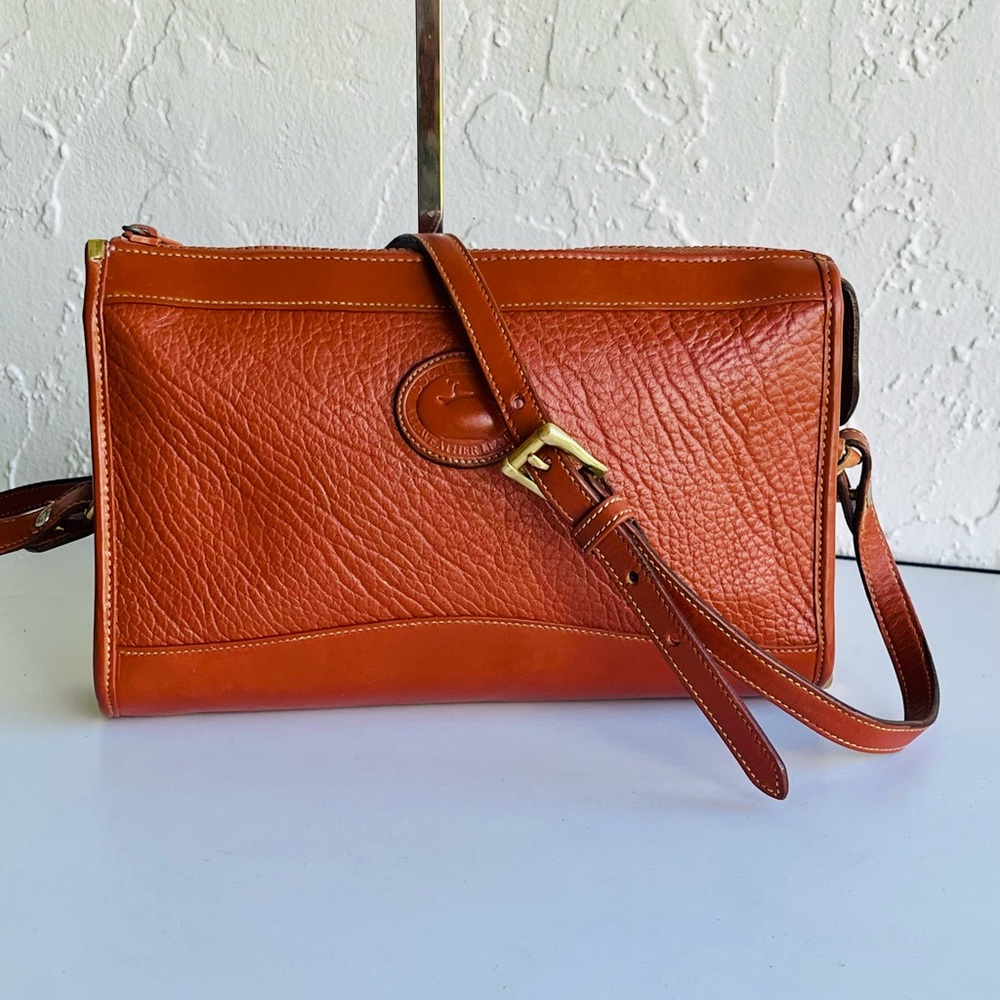 VINTAGE DOONEY & BOURKE PEANUT RUST  TAN CLUTCH CROSSBODY BAG ADJUSTABLE STRAP